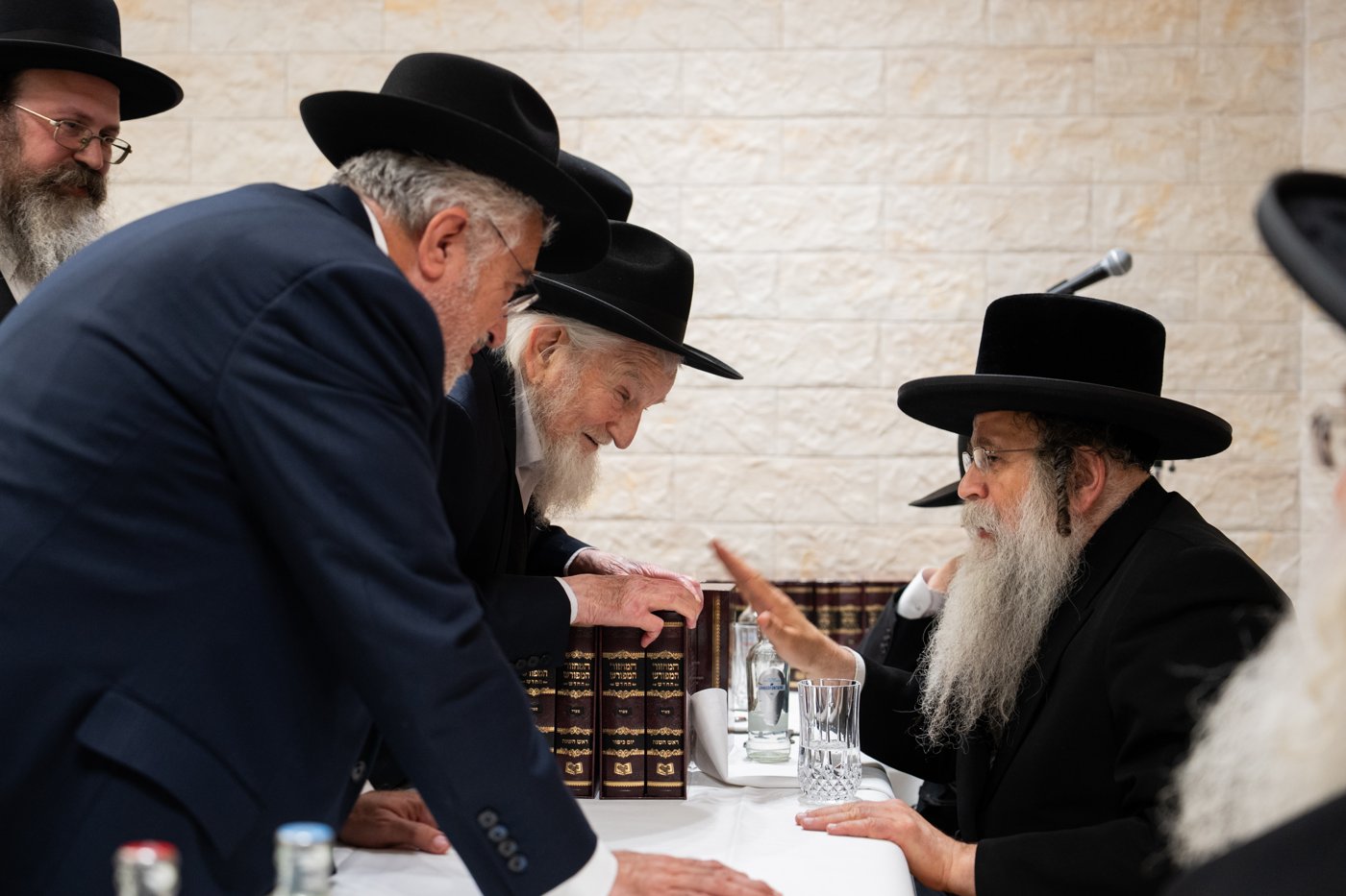 מעמד לטובת די ישיבה - בילד באקומען דעם 4טן סעפטעמבער 2026