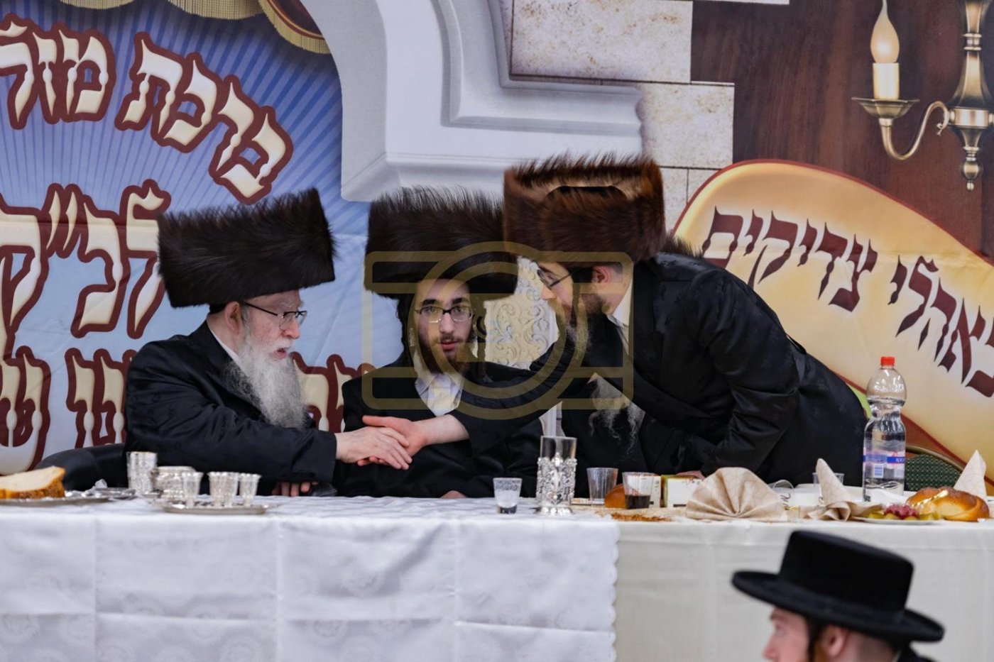 שבע ברכות צוגעשטעלט דורך די ישיבה
